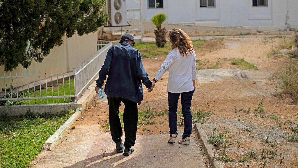קשישים קשיש סיעודי סיעוד